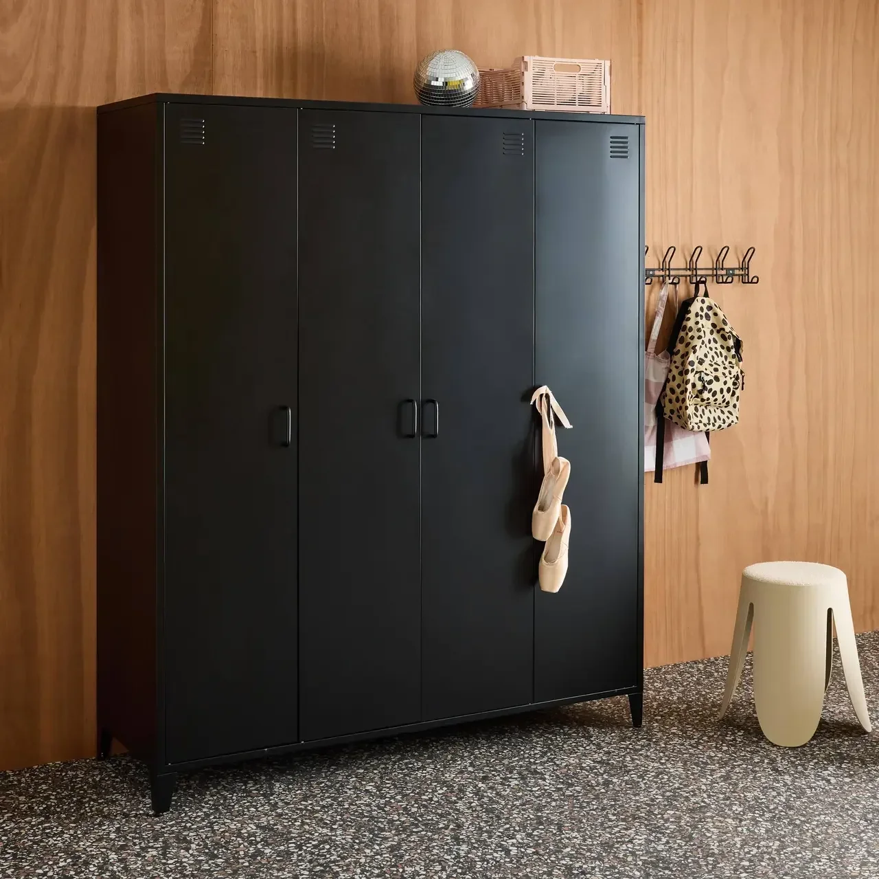 Armoire industrielle 4 portes métal avec penderie et rangements