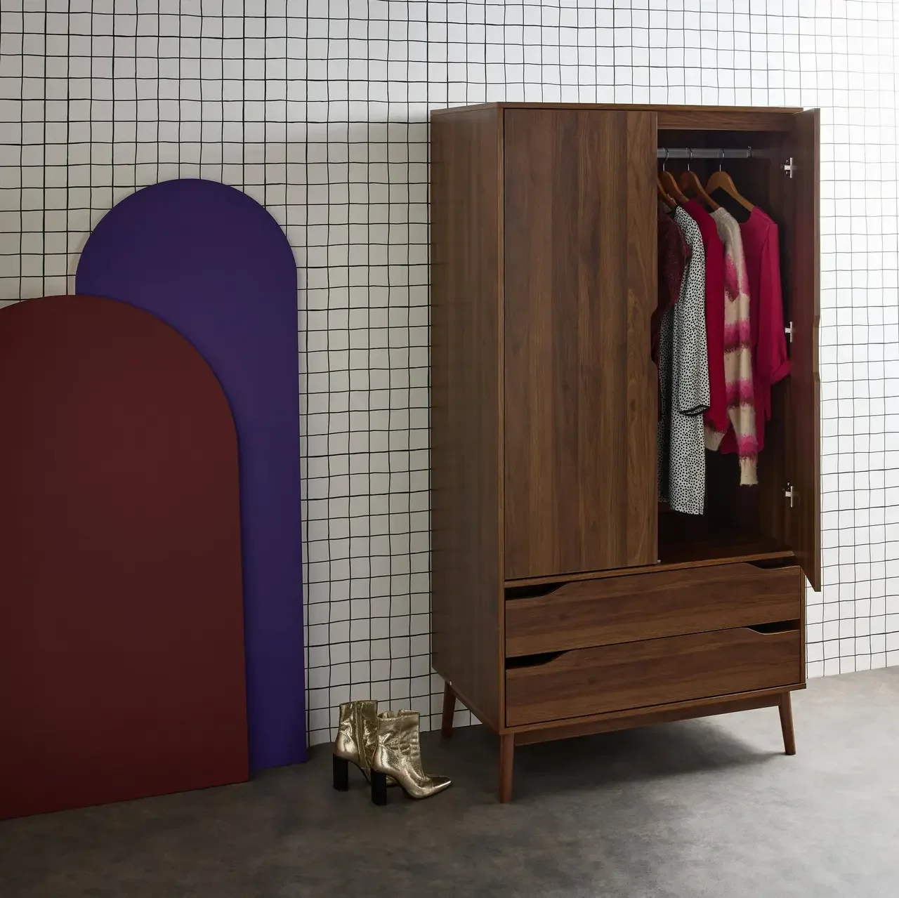 Armoire penderie vintage 2 portes bois noyer double tiroir Népal