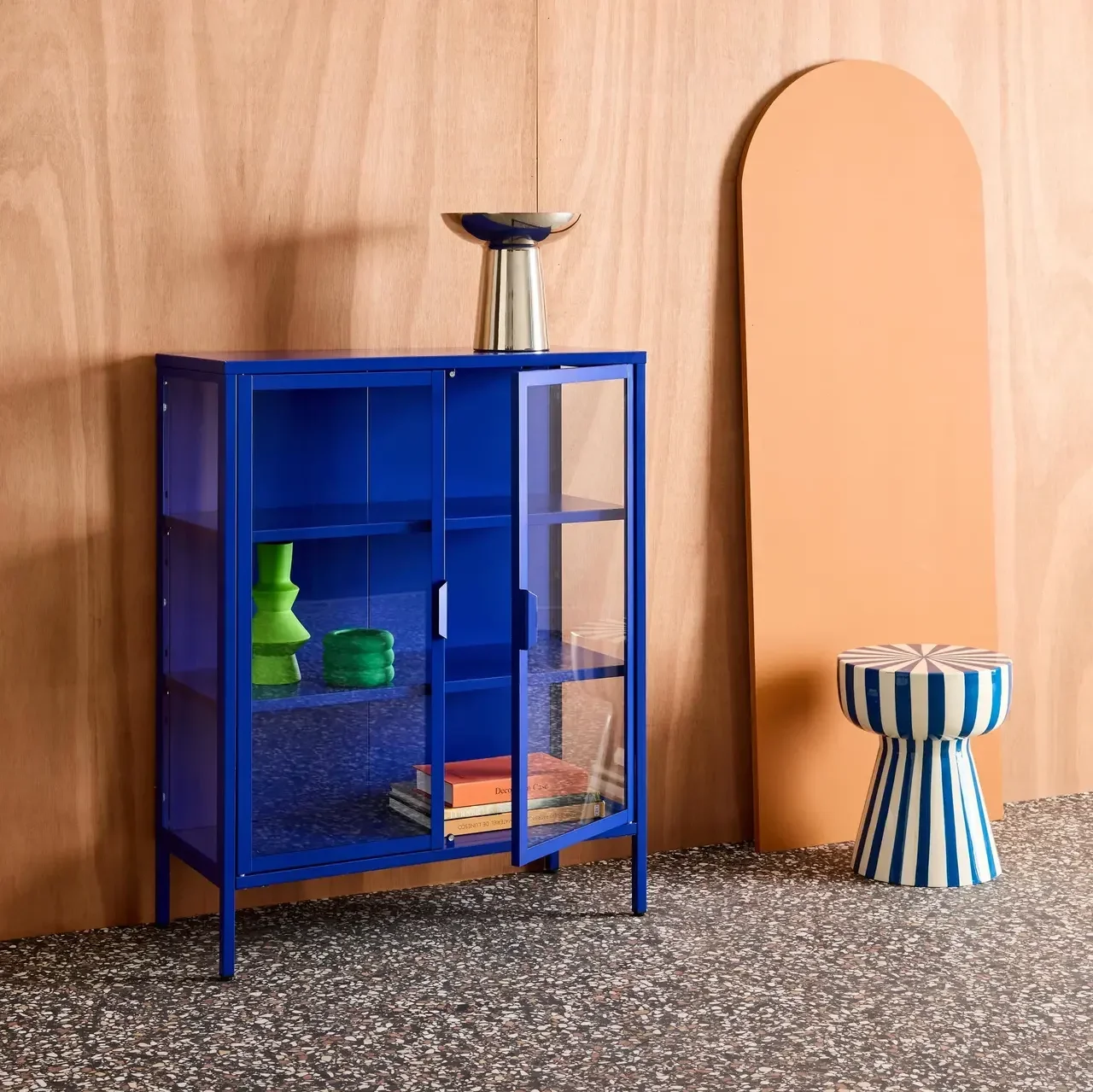 Industrielle Vitrine 2 Türen Stahl und gehärtetes Glas 80 cm