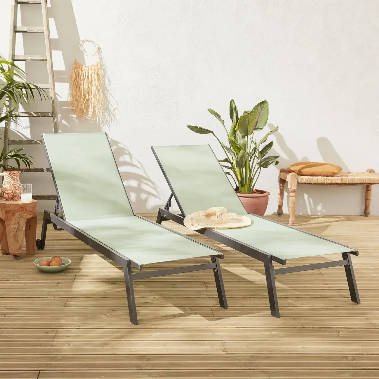 Lot de 2 transats aluminium multi-positions avec roulettes - design blanc et taupe