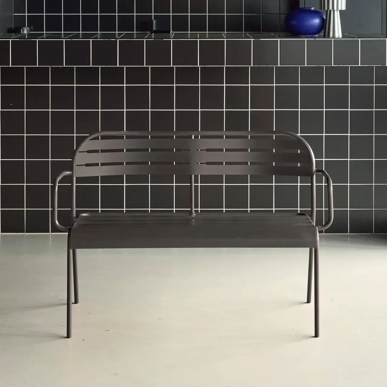 Banc de jardin 2 places en acier Amélia - coin détente extérieur