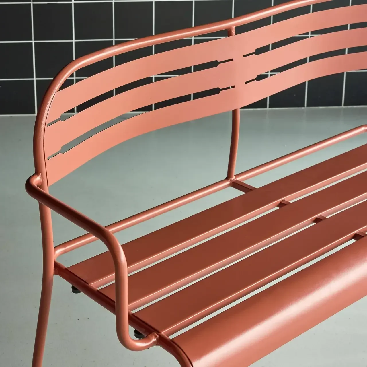 Banc de jardin 2 places en acier Amélia - salon extérieur balcon terrasse