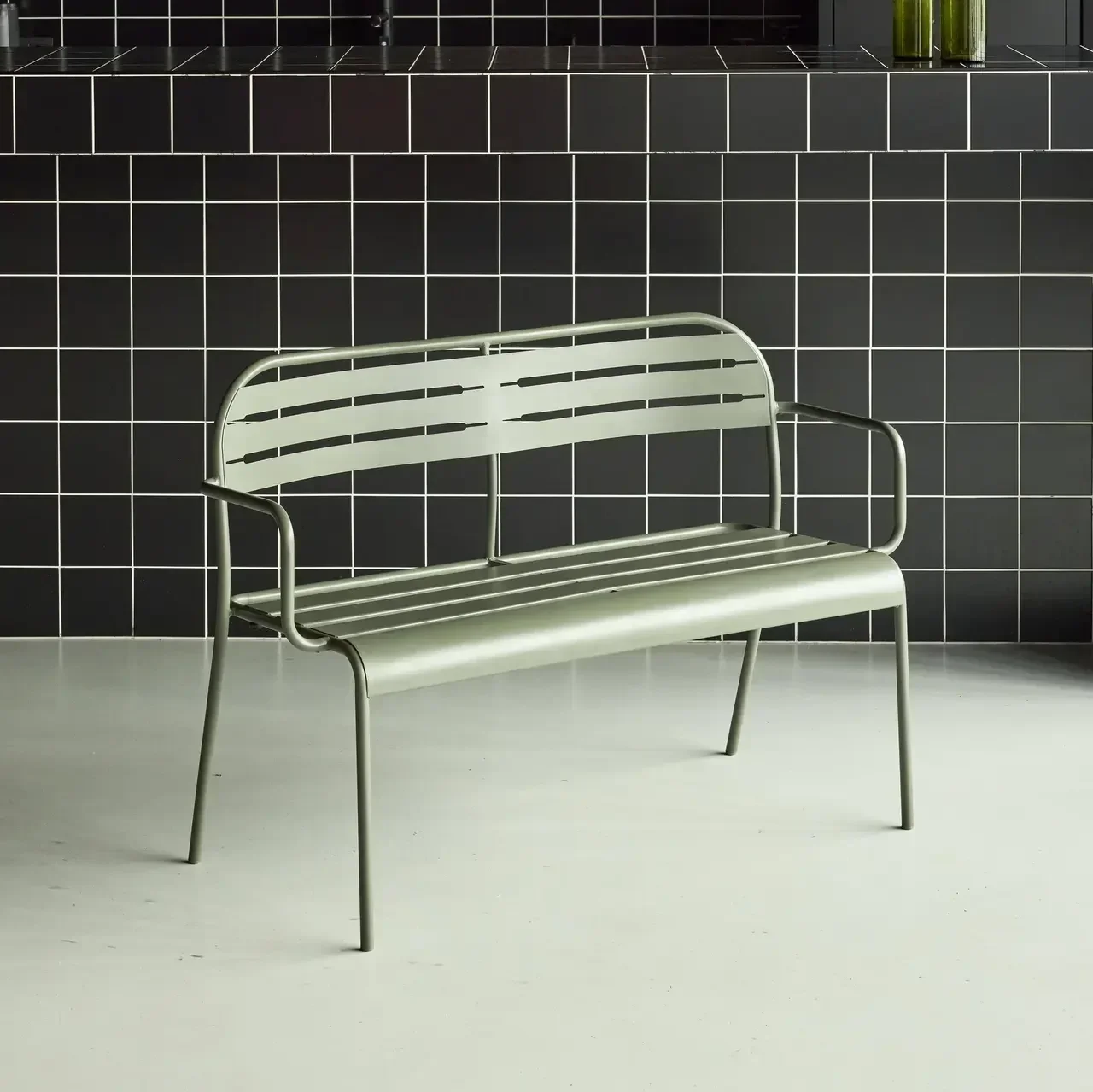 Banc de jardin 2 places en acier Amélia - confort extérieur durable