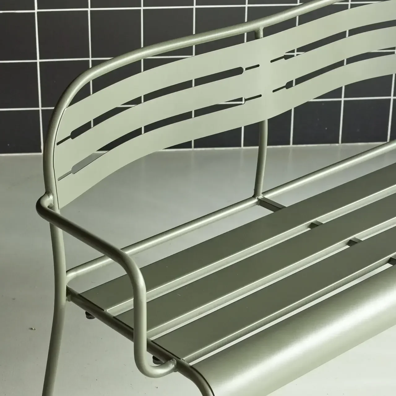 Banc de jardin 2 places en acier Amélia - confort extérieur durable