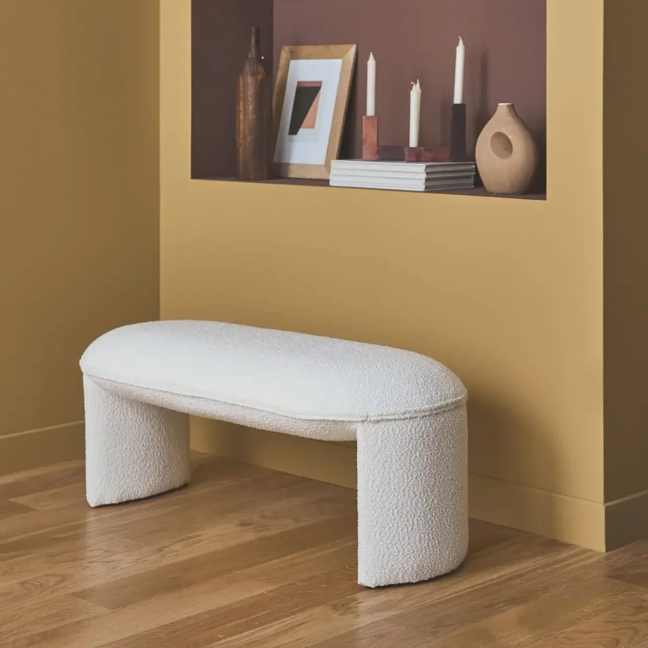 Banc de lit Shawn tissu bouclette crème style scandinave