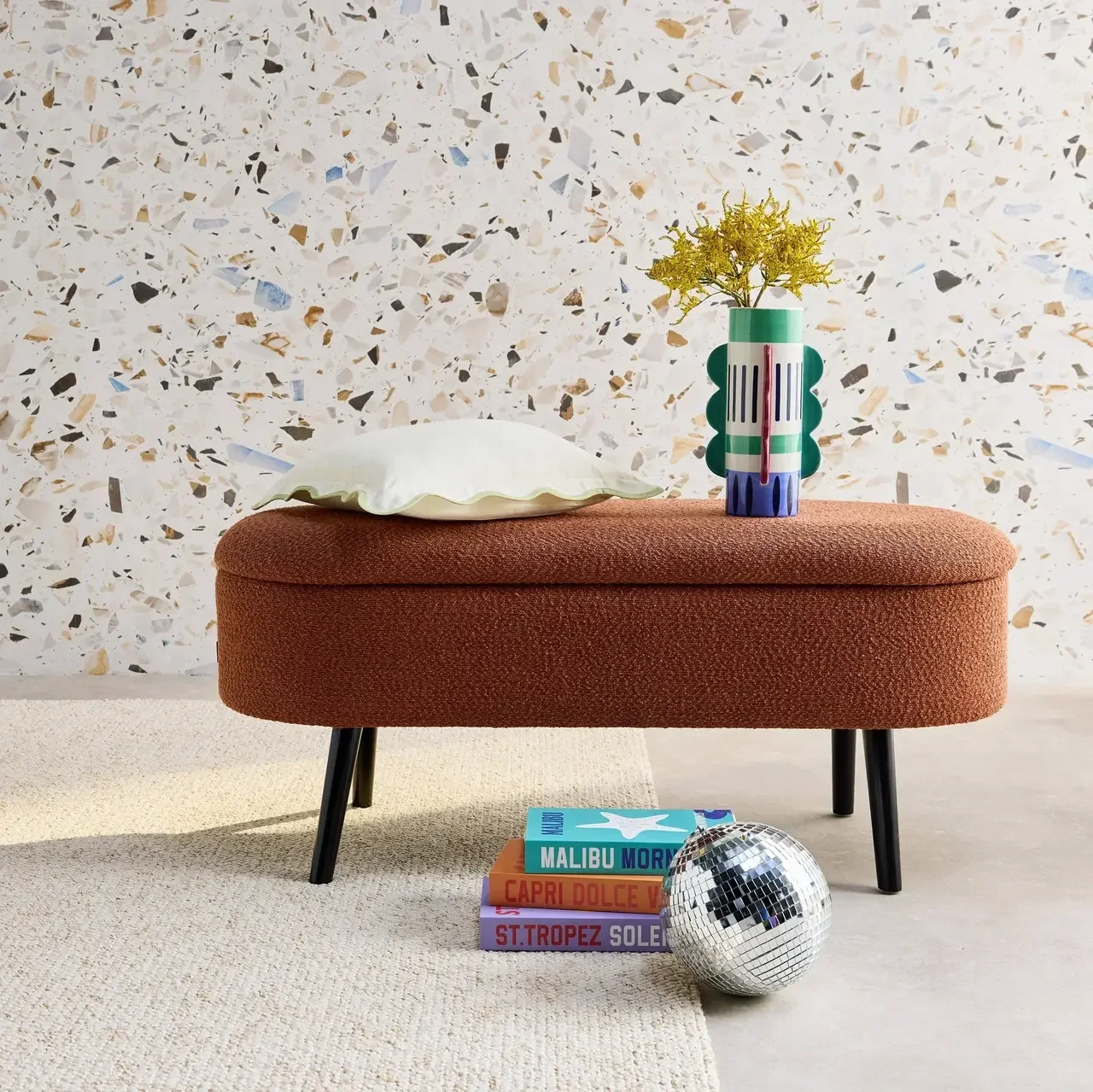 Banc de rangement tissu bouclette coffre intégré pieds bois noir