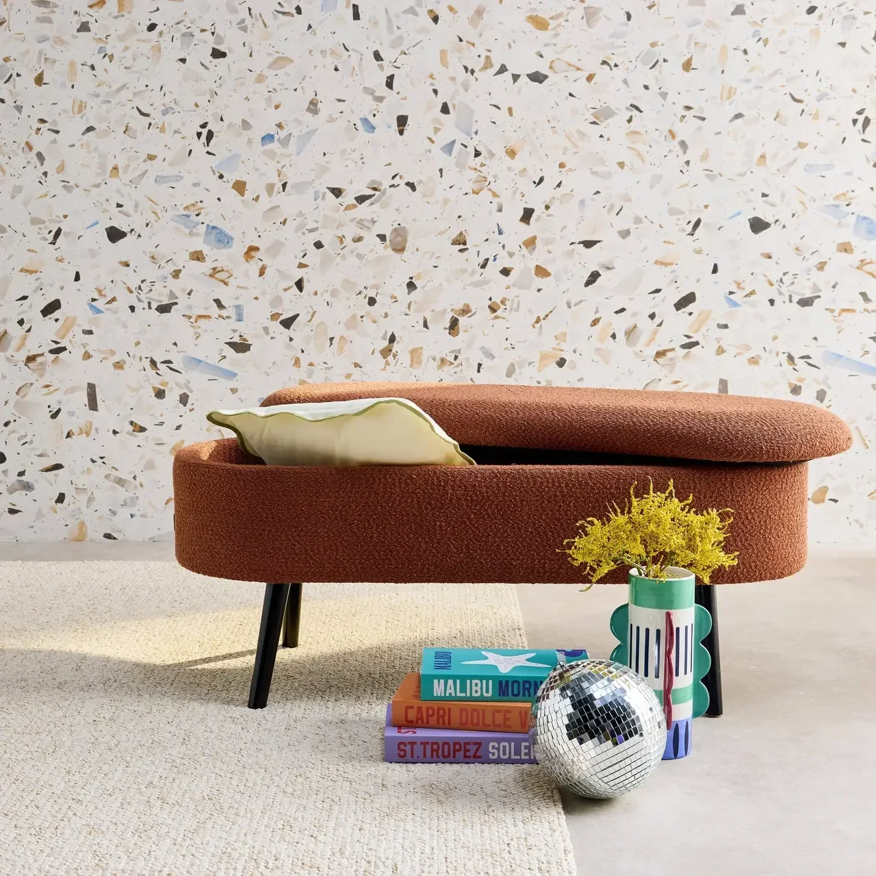 Banc de rangement tissu bouclette coffre intégré pieds bois noir