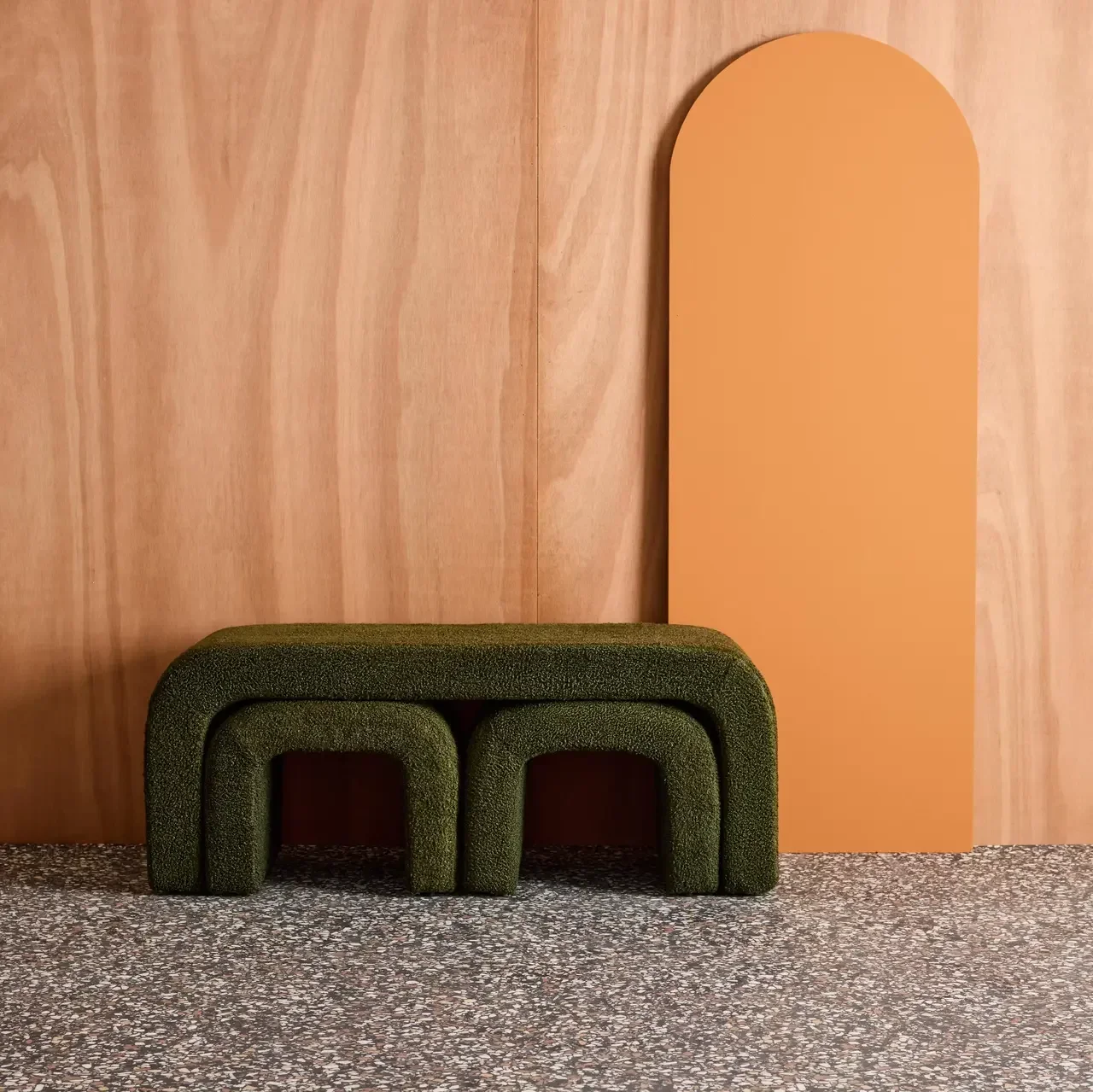 Banc et poufs gigognes effet bouclette Ino