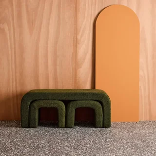 Banc et poufs gigognes effet bouclette Ino