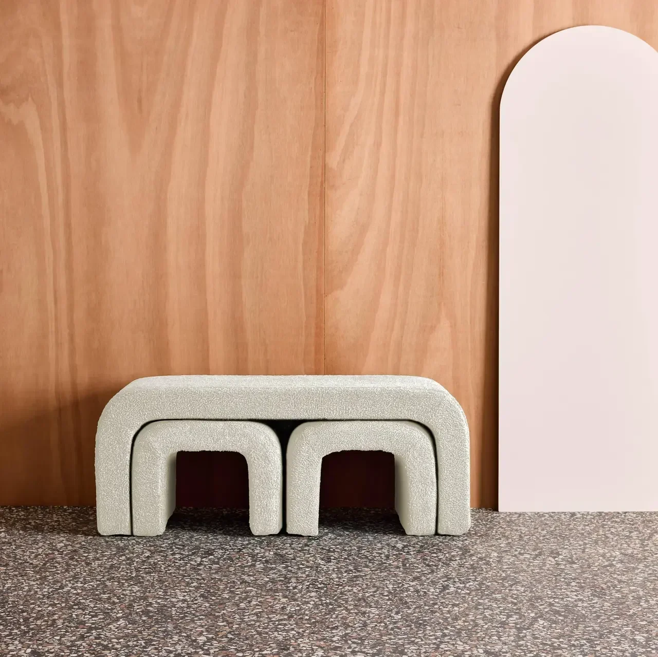 Banc tabourets gigognes bouclette bois pin recyclé salon cosy Ino