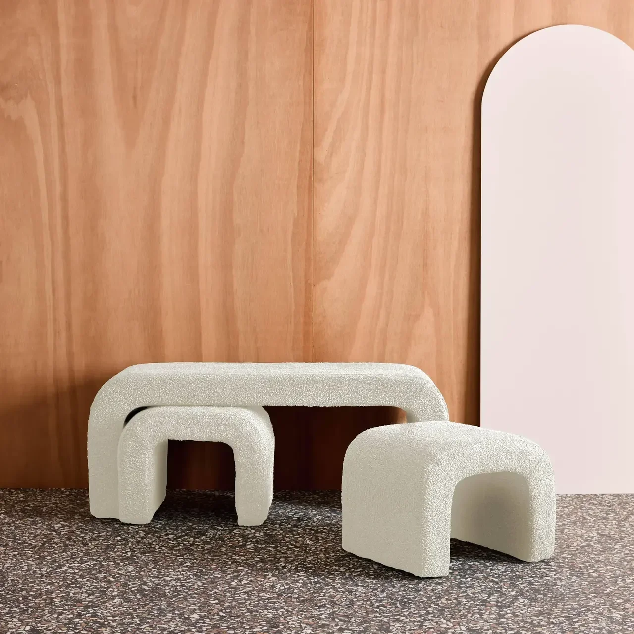Banc tabourets gigognes bouclette bois pin recyclé salon cosy Ino