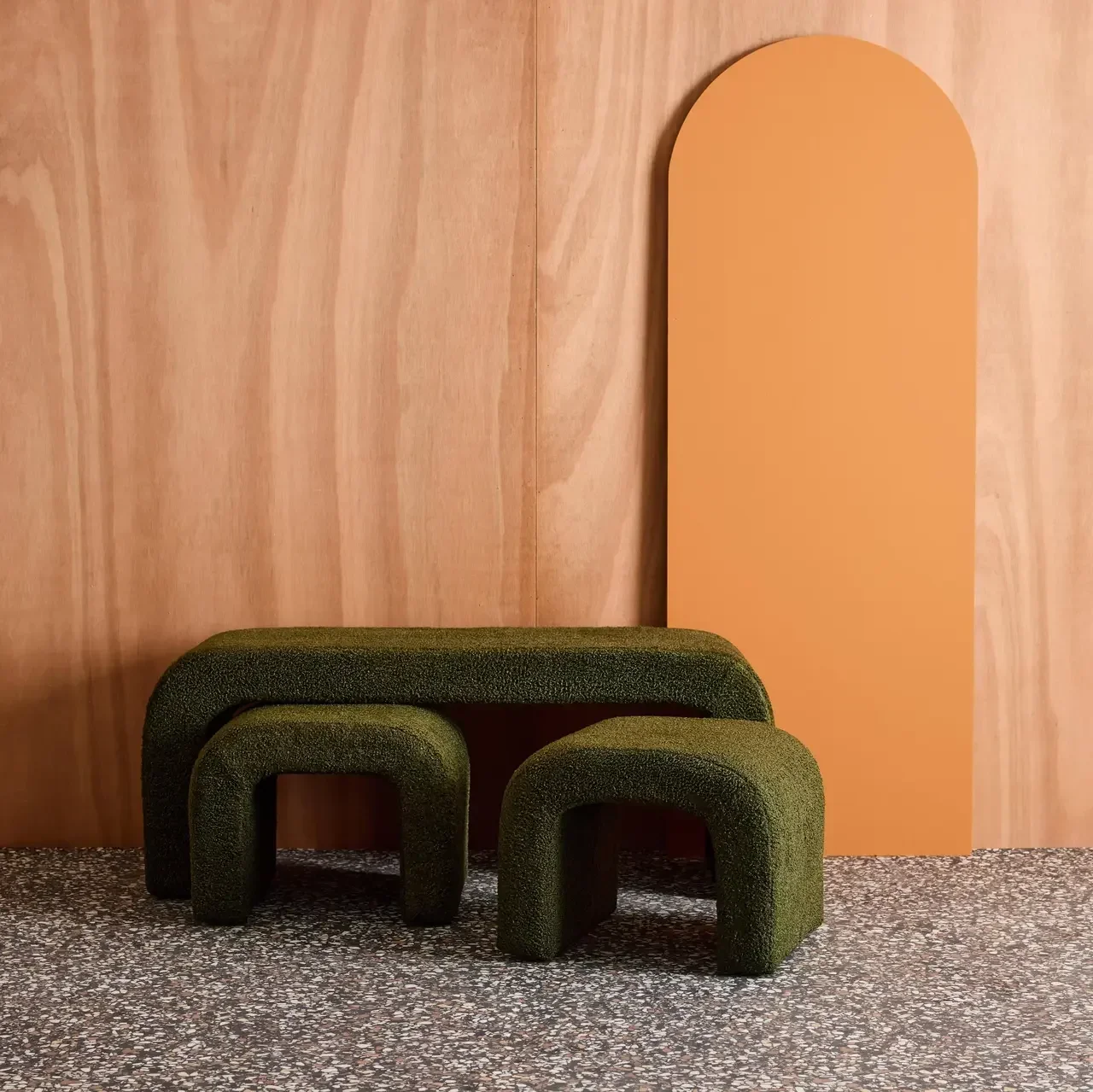Banc et poufs gigognes effet bouclette Ino