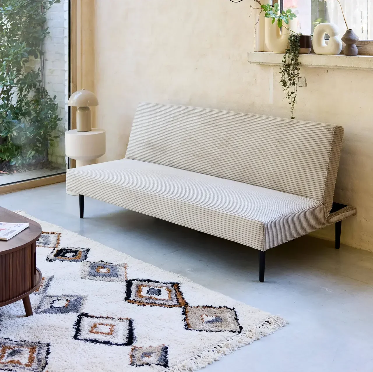 Cremefarbene Cord-Sam 3-Sitzer-Schlafsofa mit schwarzen Metallbeinen Max