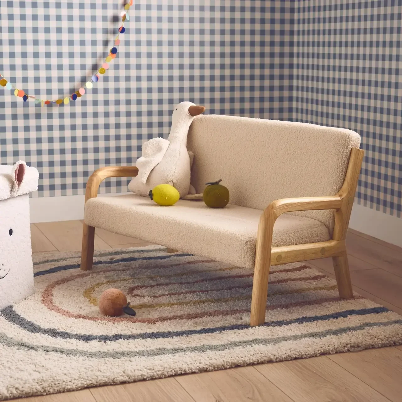 Banquette enfant 2 places scandinave bois hévéa tissu bouclette Lorens Kids