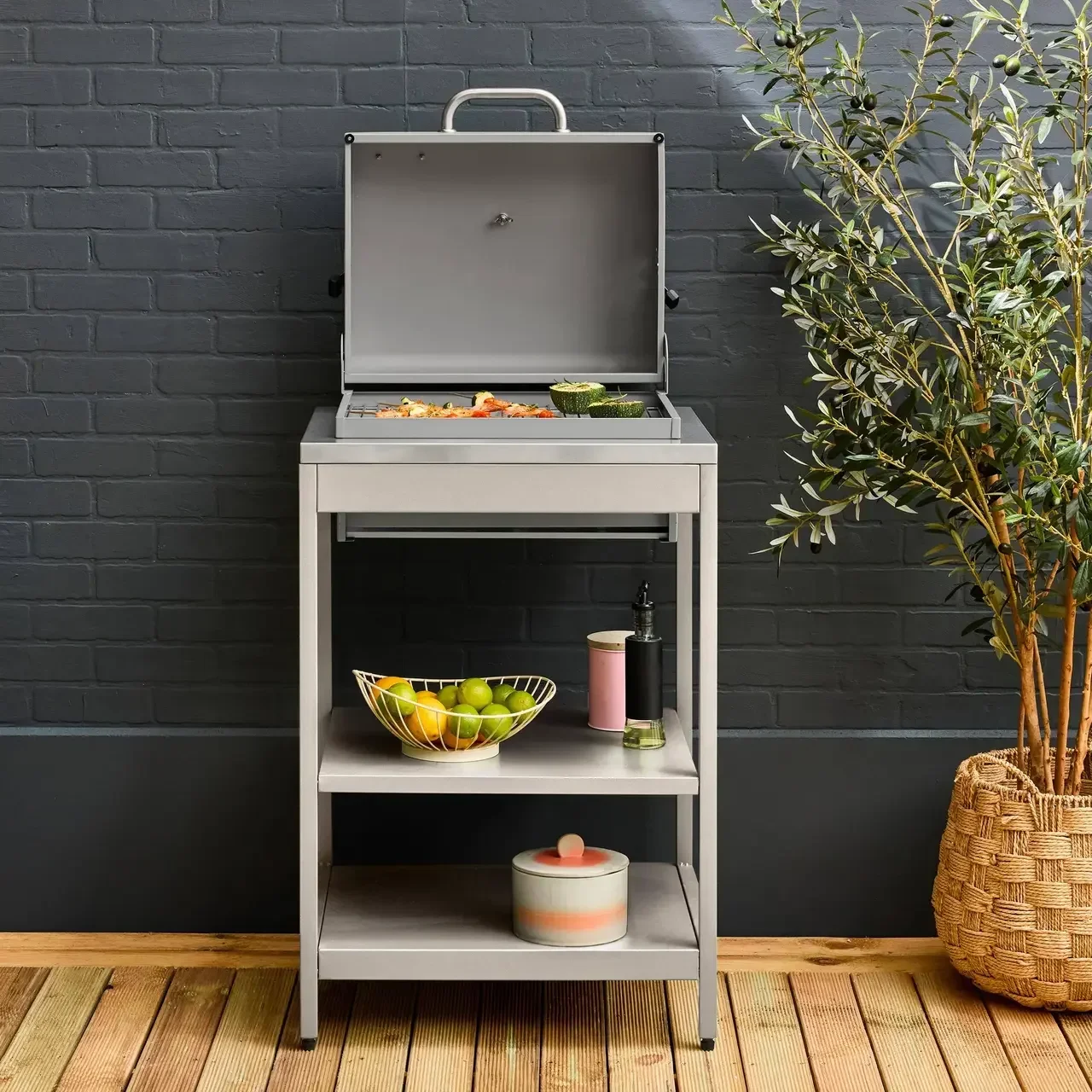 Barbecue charbon Naxos avec fumoir, 2 grilles et tablettes latérales
