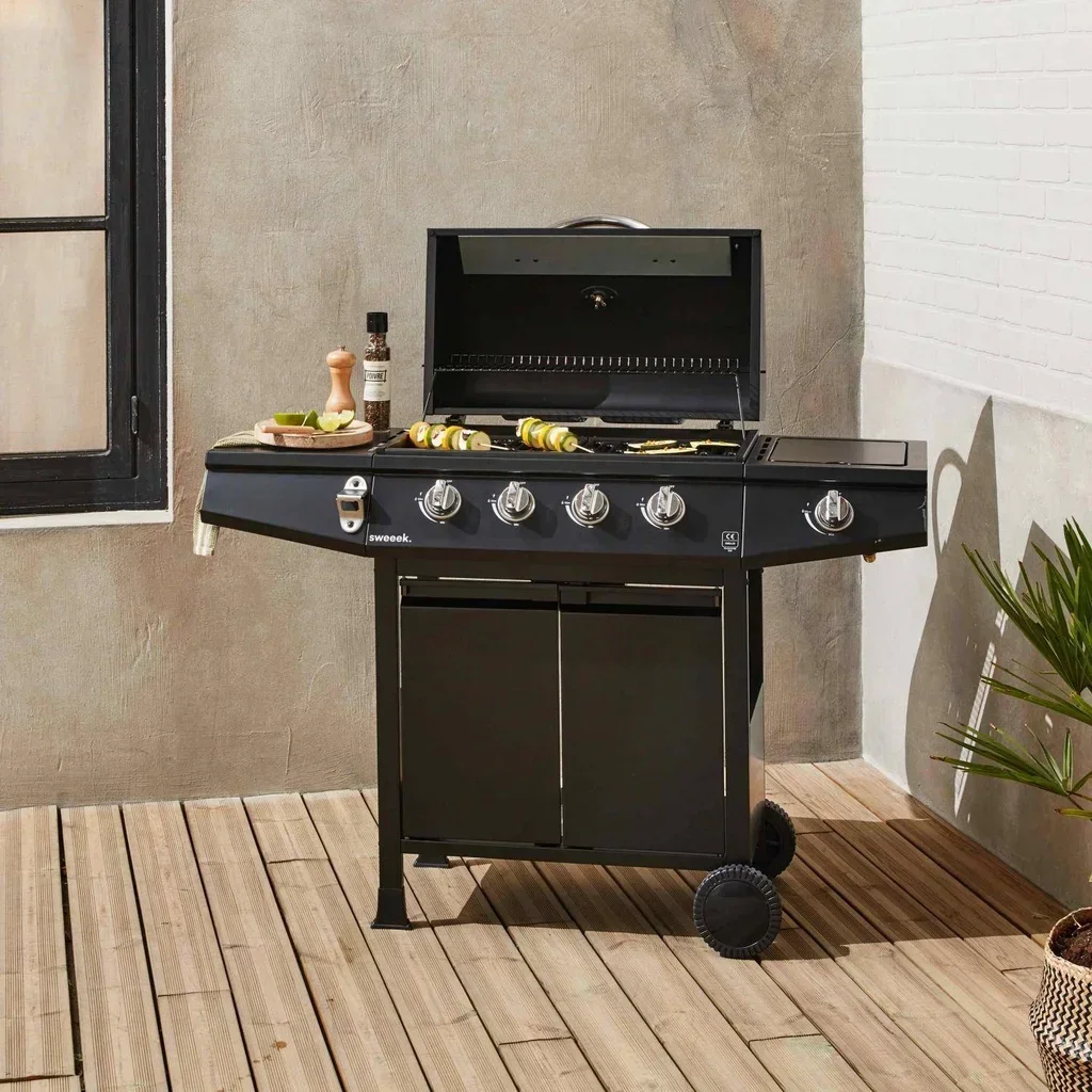 Barbecue gaz 4 feux avec réchaud latéral et thermomètre intégré