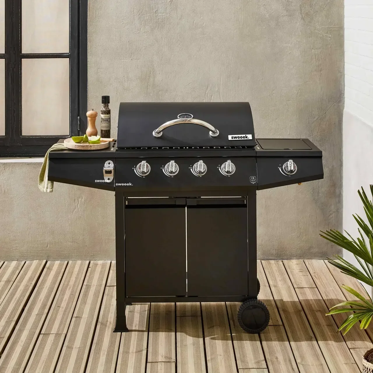 Barbecue gaz 4 brûleurs avec réchaud latéral et housse de protection