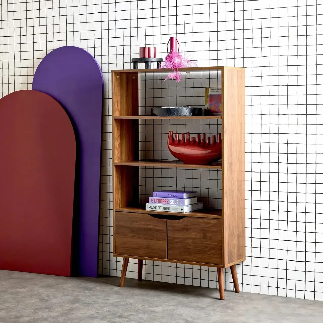 Bibliothèque scandinave 2 portes 3 niveaux finition bois de noyer