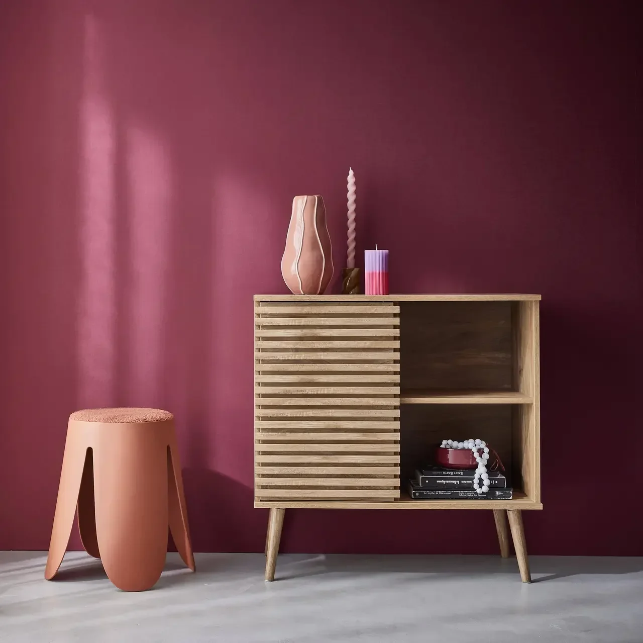 Buffet nordique 80 cm porte coulissante bois strié design scandinave