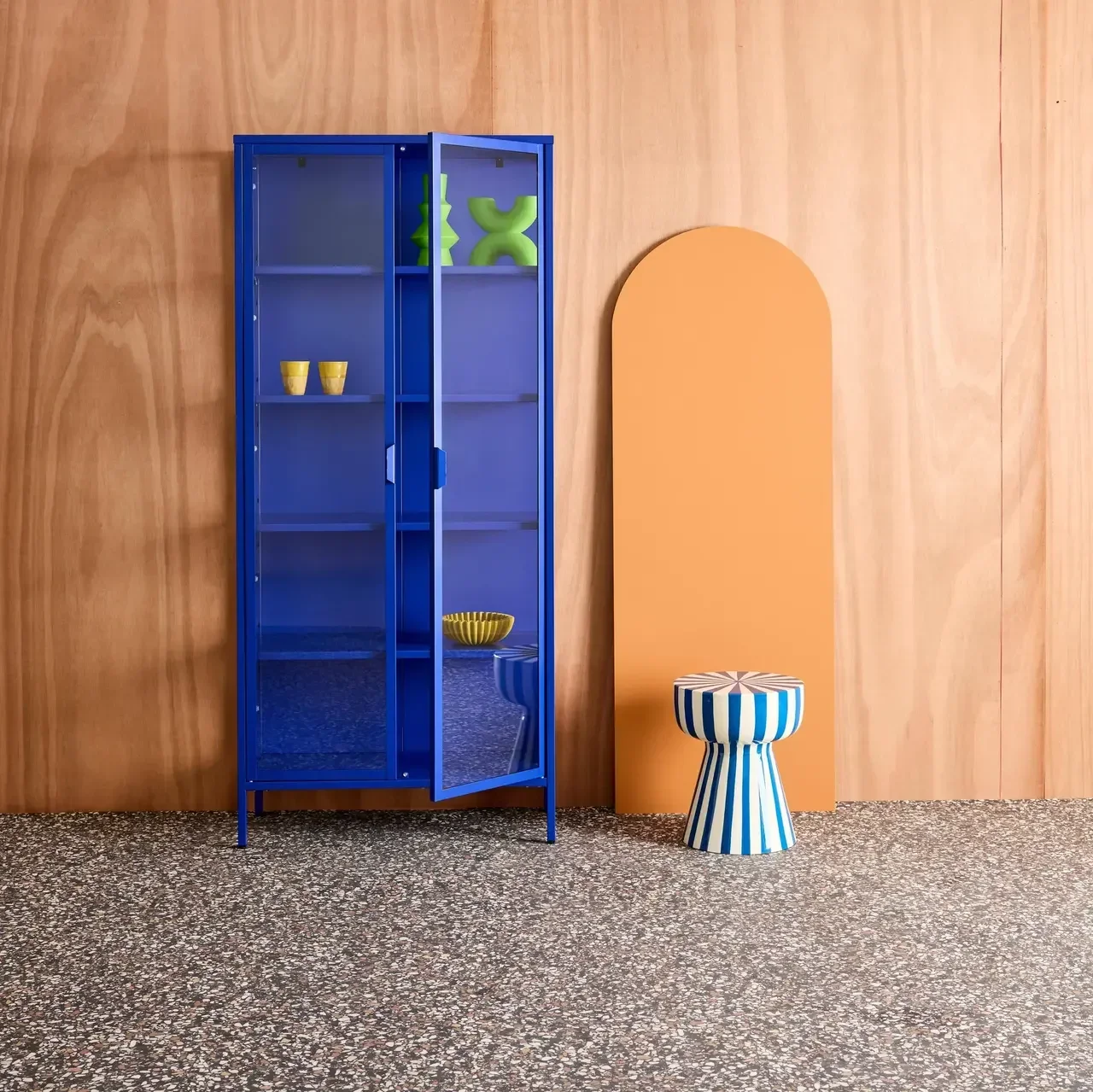 Buffet vaisselier industriel 2 portes 180 cm métal bleu vitre trempée