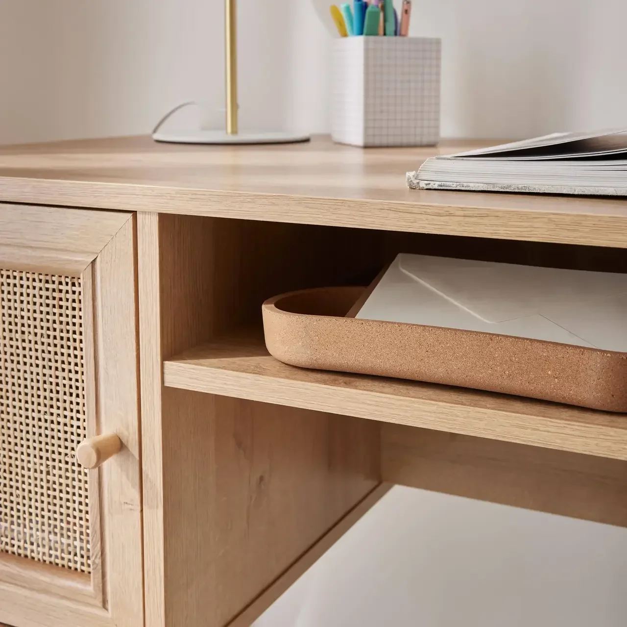 Bureau vintage 2 portes cannage bois naturel style années 70