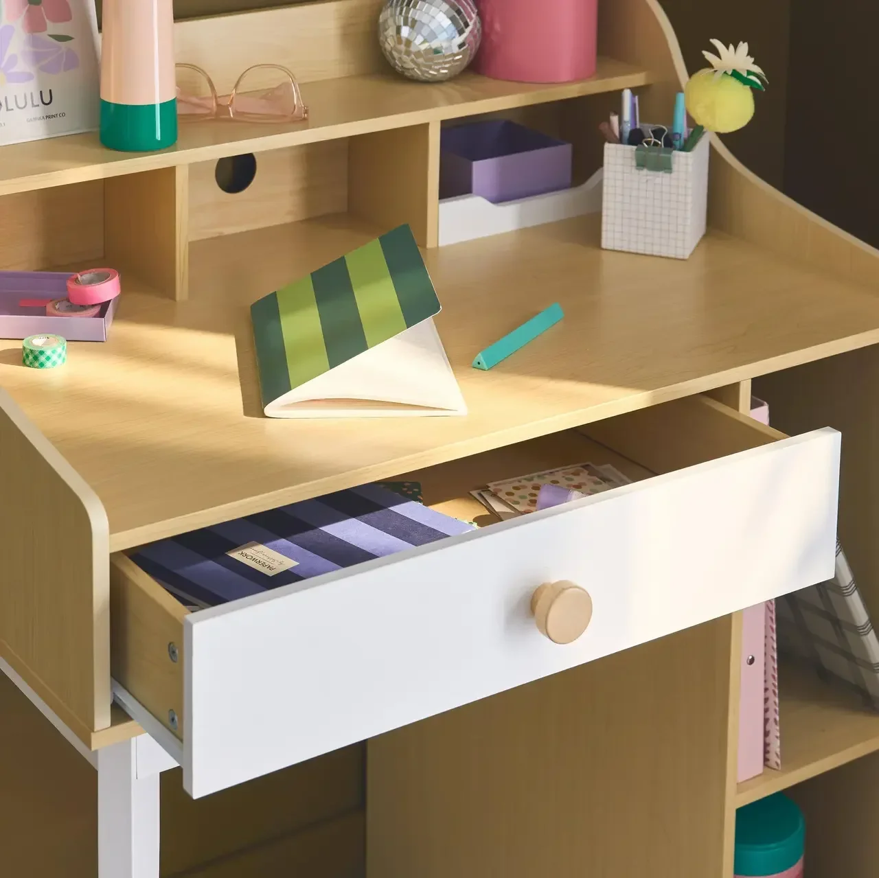 Bureau enfant bois naturel avec tiroir et étagères Collection Edgar