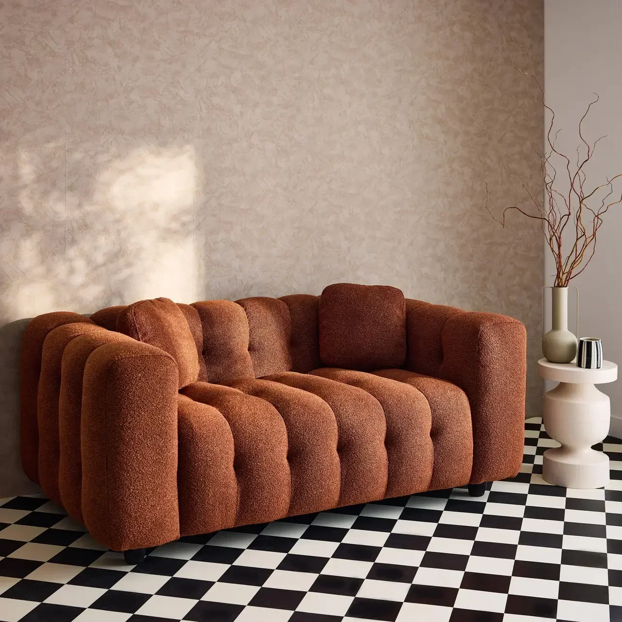 Sofá 2 plazas tela bouclé capitonado efecto texturizado diseño contemporáneo