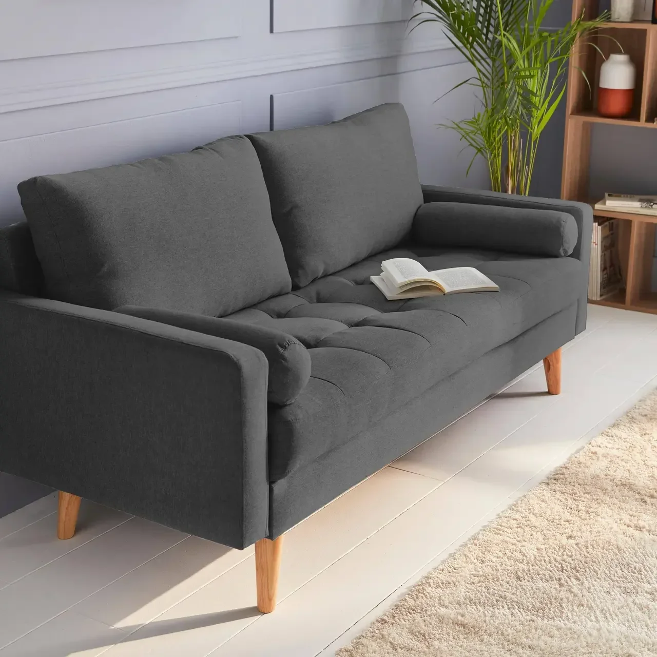 Canapé 3 places Ivar capitonné gris foncé design scandinave bois massif