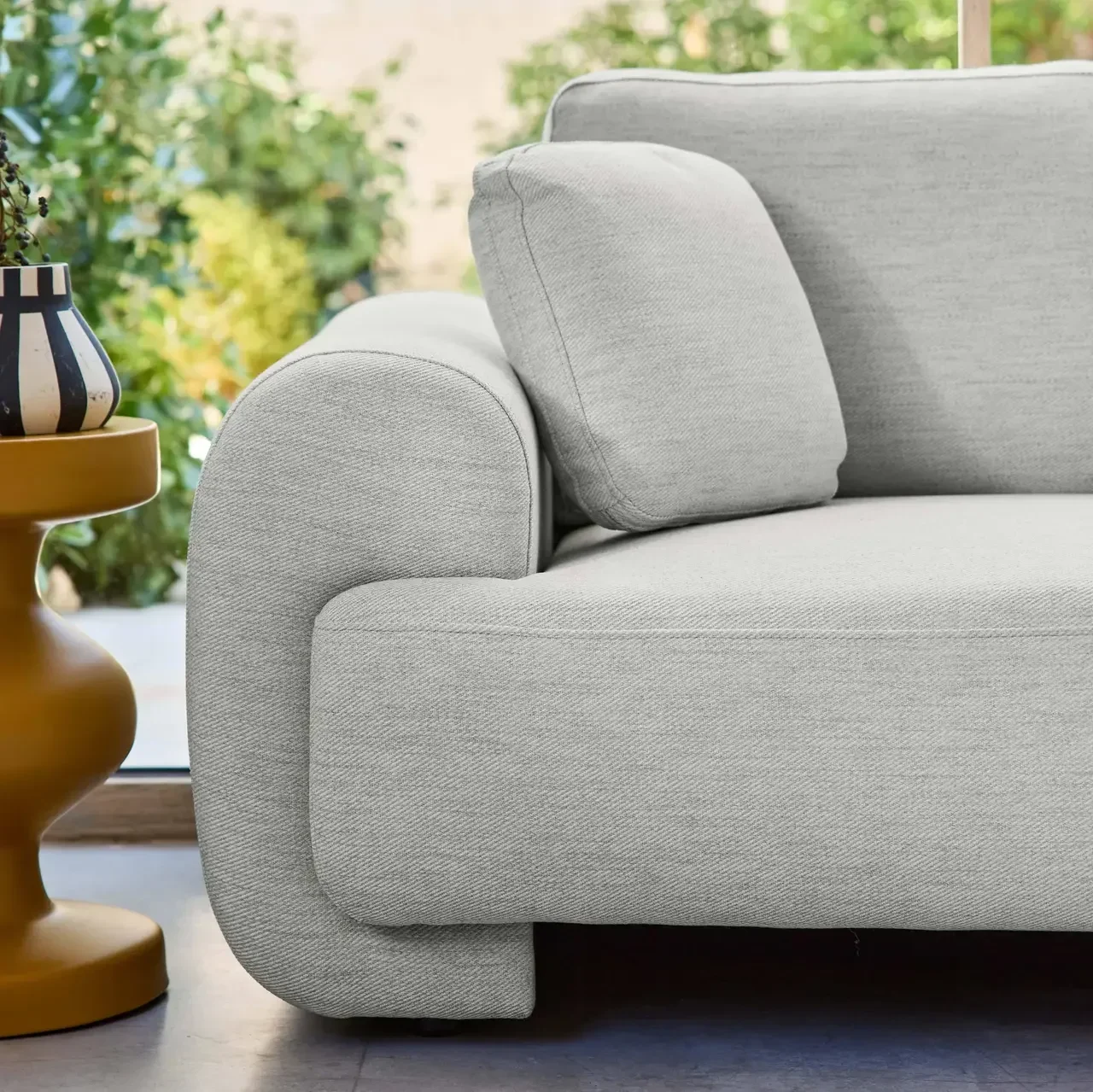 Zenio Right-Hand Corner Sofa 3 Seater Curved Fabric Contemporary Design