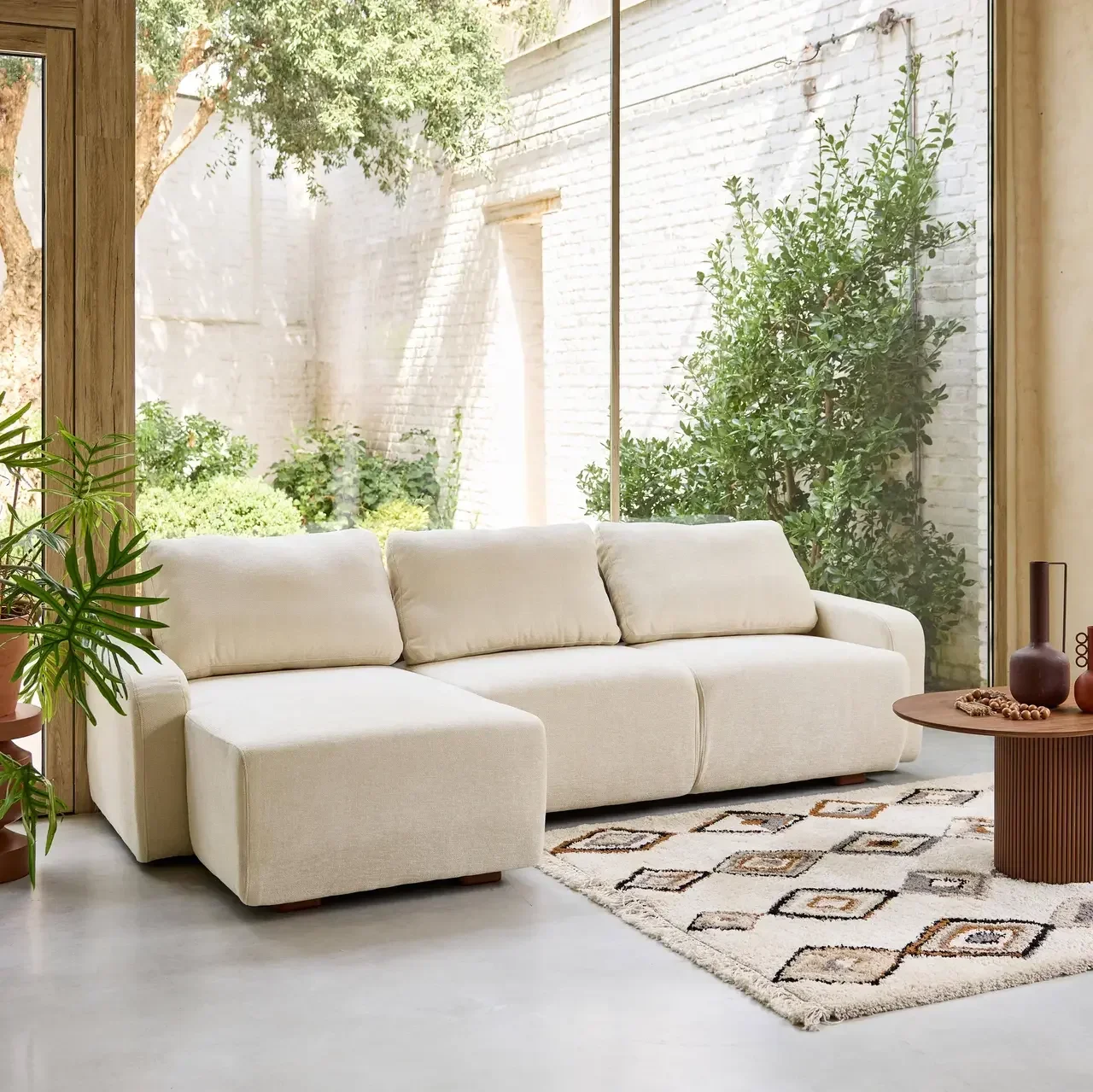 Canapé d'angle gauche 3 places tissu blanc cassé méridienne bois