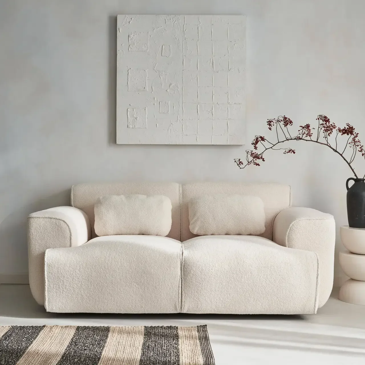Canapé 2 places Wallas tissu bouclette crème design minimaliste salon