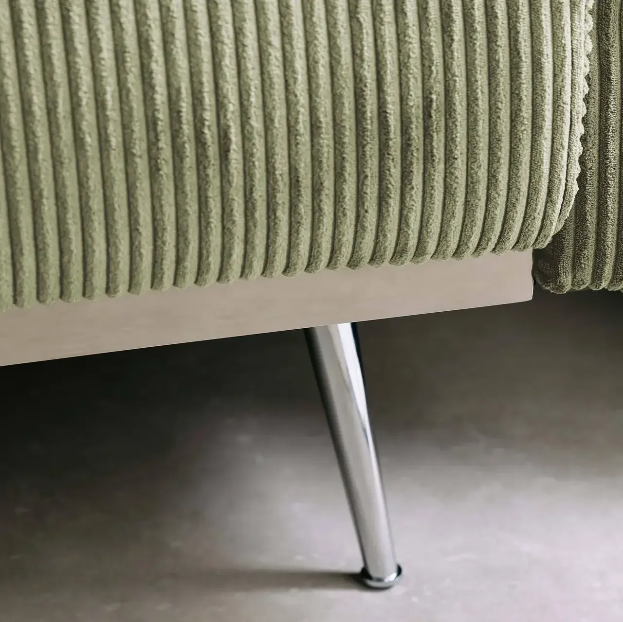 Sofá-cama Oskar 3 lugares veludo canelado design escandinavo conversível