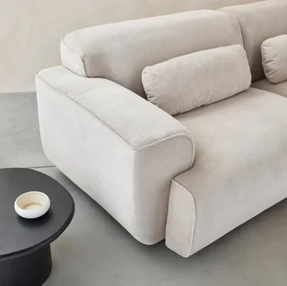Sofá Wallas 3 Lugares Veludo Cotelê Greige Elegante e Confortável