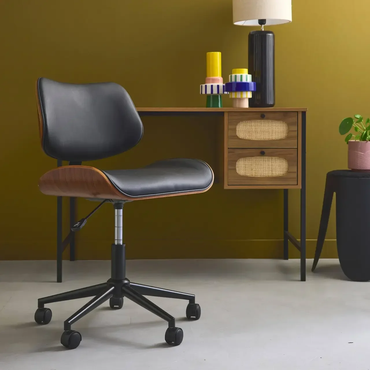 Chaise de bureau Ikaroch blanc bois courbé roulettes design