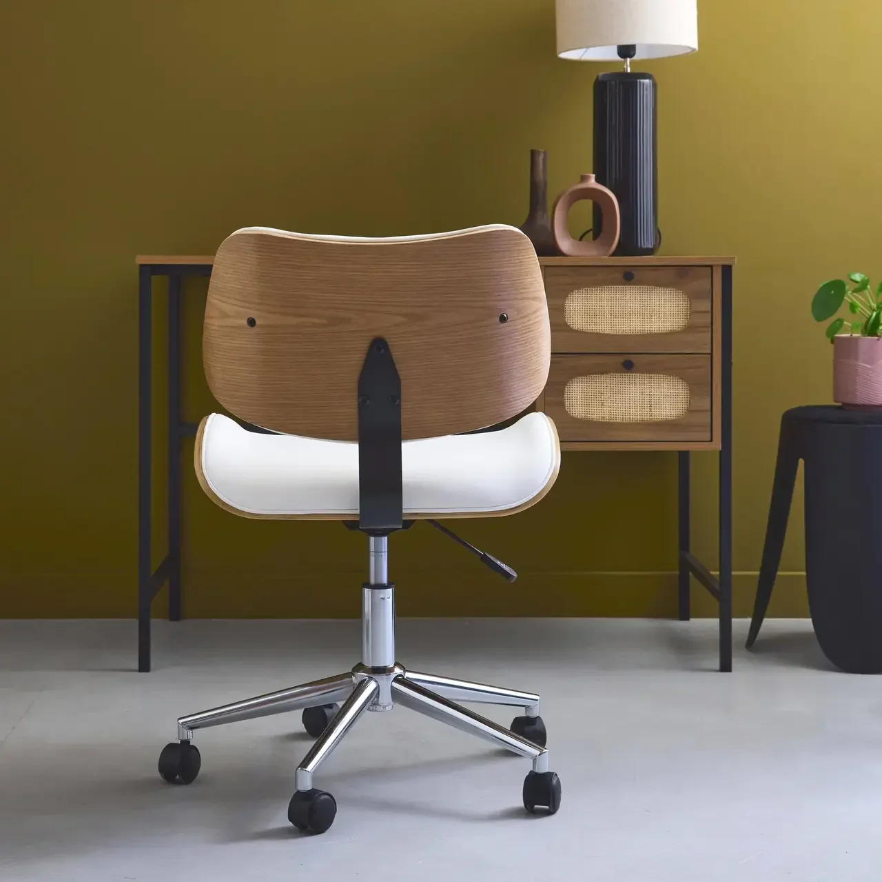 Chaise de bureau Ikaroch blanc bois courbé simili cuir à roulettes