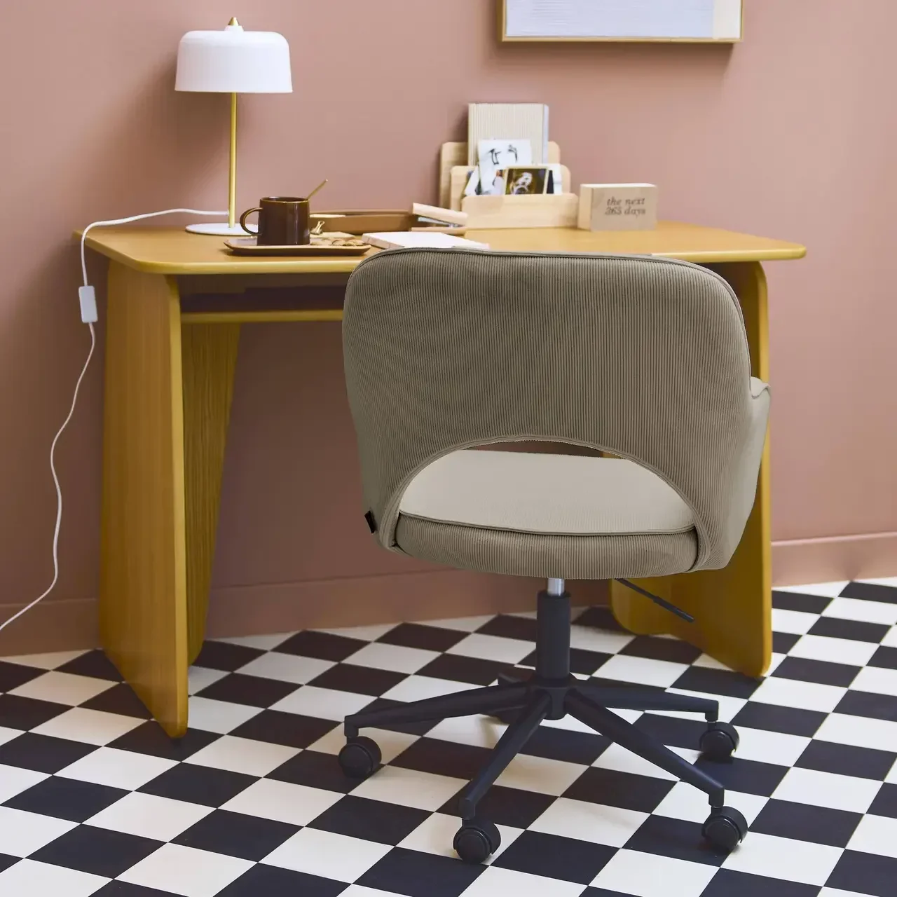 Chaise de bureau pivotante en velours côtelé kaki à roulettes Jim