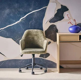 Chaise de bureau pivotante réglable en tissu chenille noir mat avec accoudoirs et roulettes