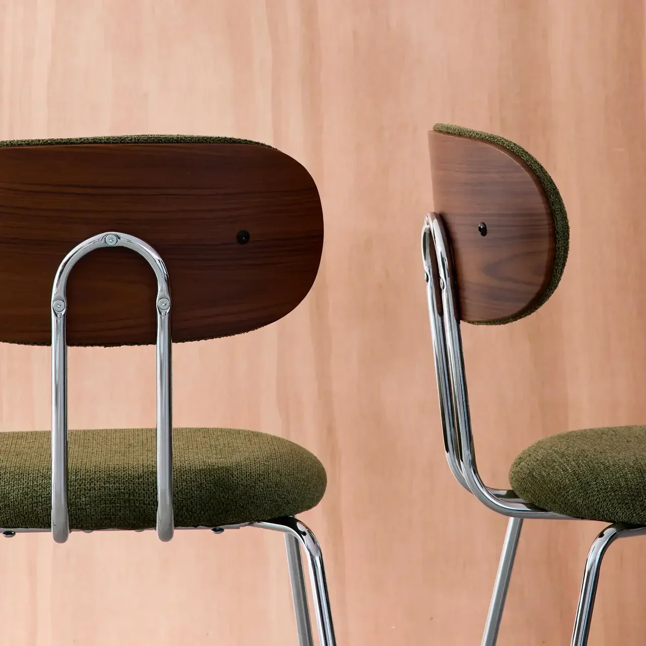 Chaise design bois courbé noyer tissu déperlant Oeko Tex lot 2