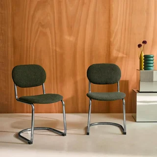 Conjunto de 2 cadeiras cantilever Maloa em tecido bouclé texturizado e metal cromado