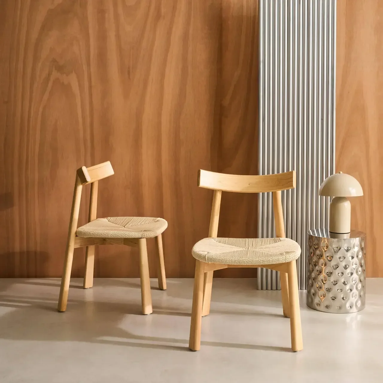 Chaises scandinaves bois hévéa corde naturelle lot 2