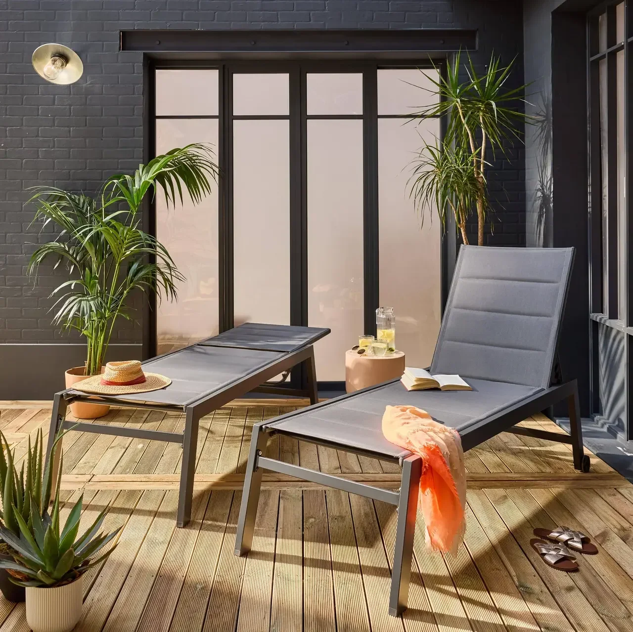 Lot 2 transats jardin aluminium matelassés réglables à roulettes gris