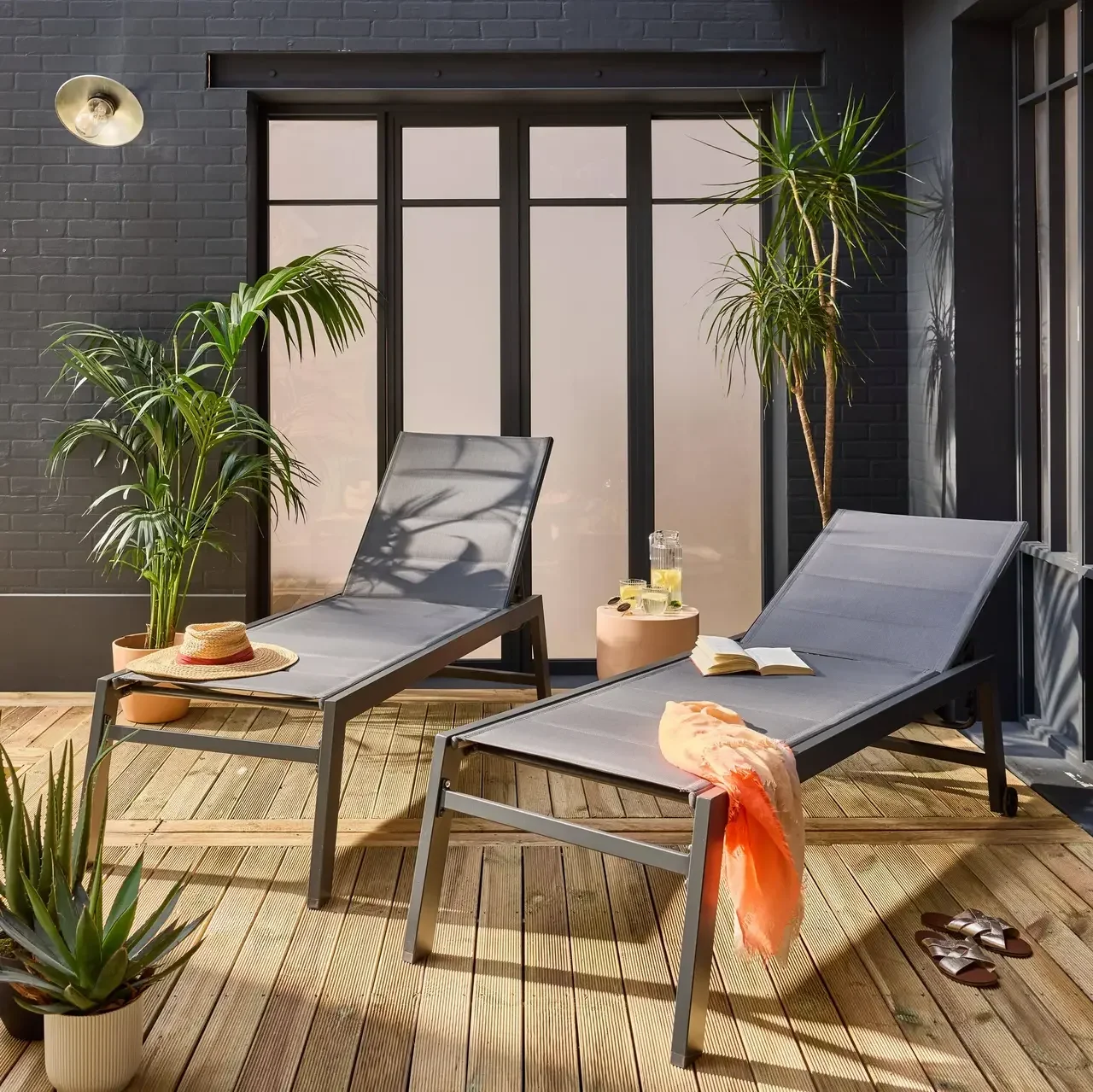 Lot 2 transats jardin aluminium matelassés réglables à roulettes gris