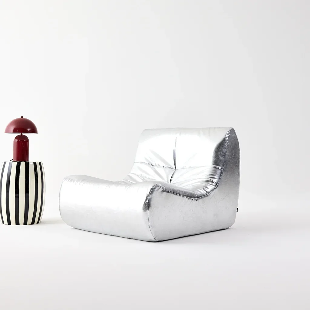 Chauffeuse Sokol Silver simili cuir argenté métallisé design rétro chic