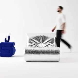 Chauffeuse Sokol Silver simili cuir argenté métallisé design rétro chic