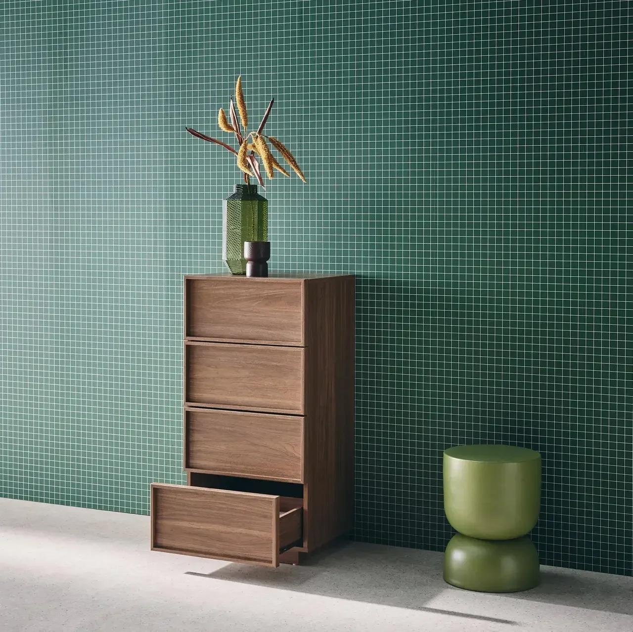Chiffonnier 4 tiroirs Kuba finition bois naturel élégant