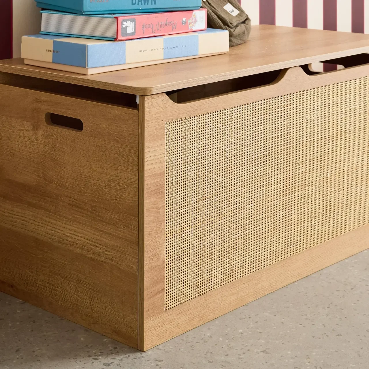 Coffre à jouets bois cannage naturel chambre enfant bohème