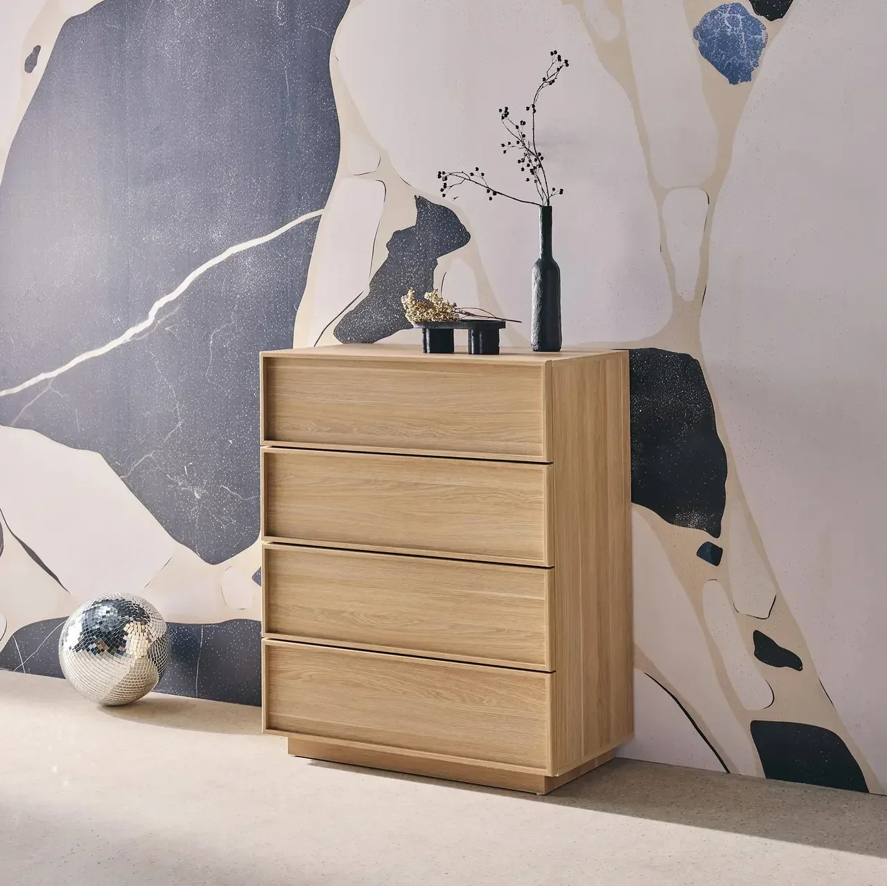 Commode 4 tiroirs Kuba finition bois naturel moderne