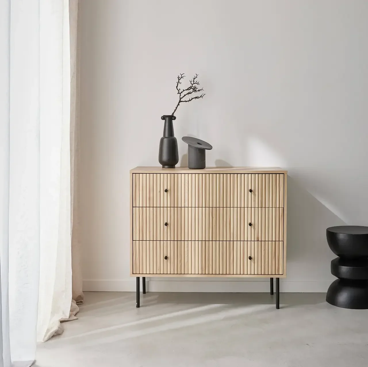 Commode 3 tiroirs bois rainuré style industriel noir