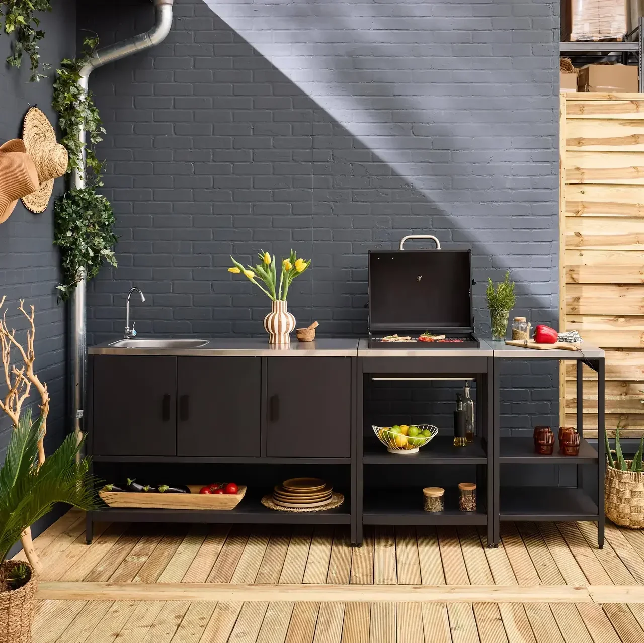 Cuisine extérieure modulable avec BBQ charbon, évier inox et étagères - 9 personnes