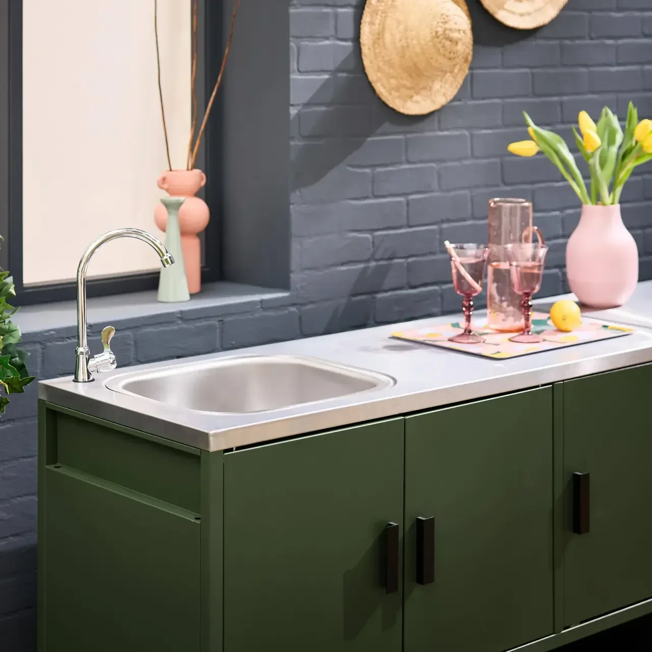Modular outdoor kitchen Naxos 5 elements with 3-burner gas grill and integrated thermometer